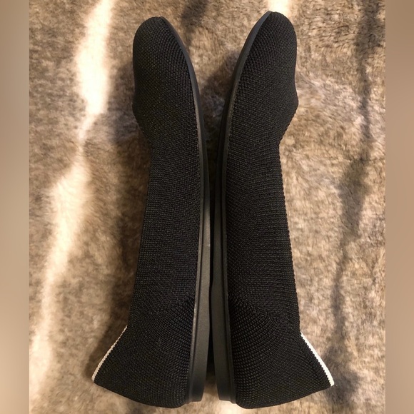 Rothy’s Size 8 The Flat Rounded Toe Soft Flexible in Black Solid - Picture 3 of 9